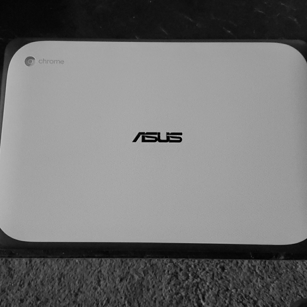 2016 Asus Chromebook  with charger